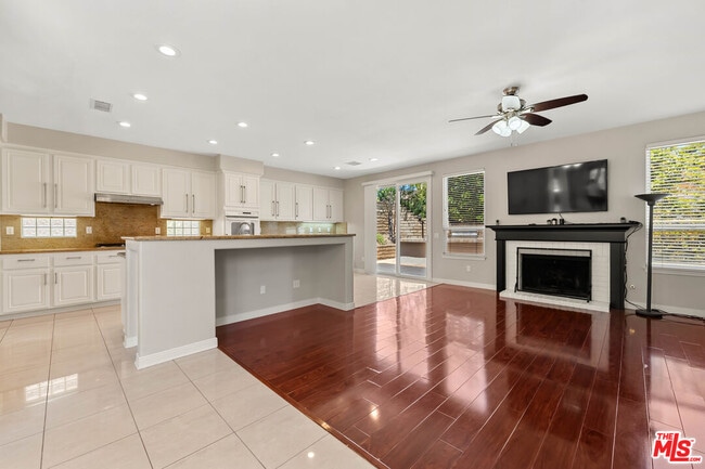 Photo - 1385 White Feather Ct