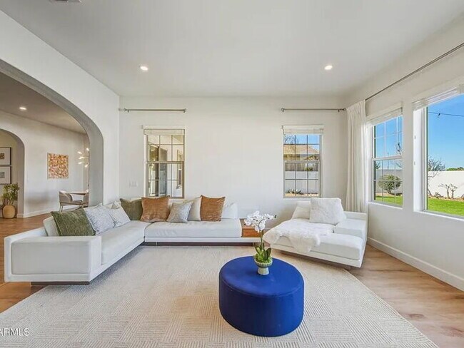 Photo - 3930 E Iris Dr