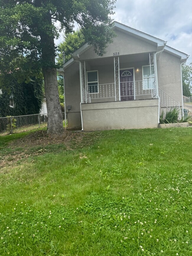 Photo - 525 Peach Orchard Dr House