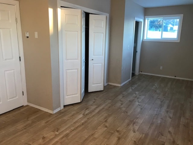 Photo - 5814-5851 51 Ave