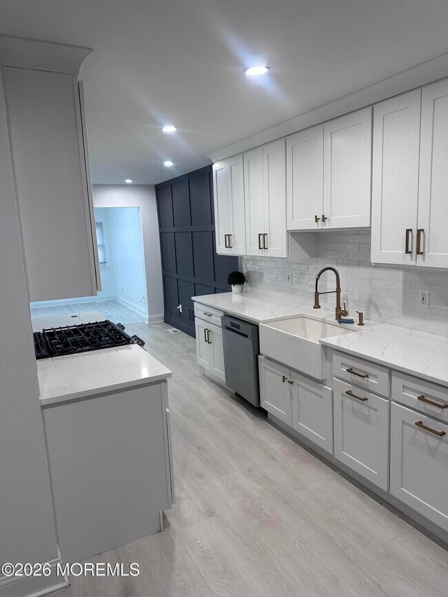 Photo - 225 Longwood Dr