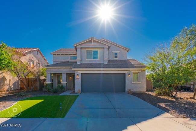 Building Photo - Gorgeous 4 Bed 3 Bath 3 Car home in Peoria with community Pool