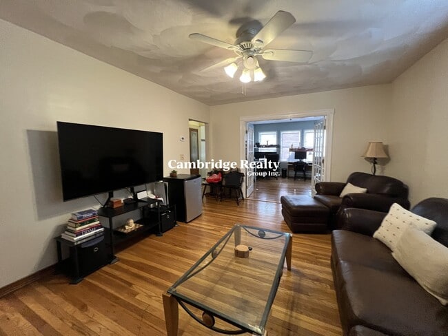 Building Photo - 27 Willard St Unit 1
