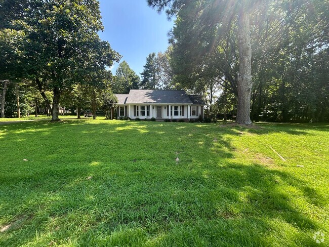 Building Photo - 40 Plainsfield Pl Rental