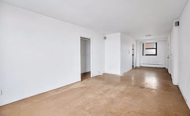 Building Photo - 61-45 98th St Unit 14