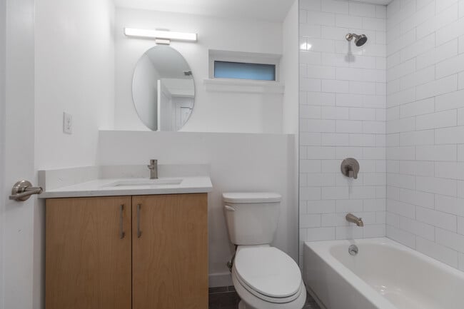 Photo - 2837 Washington St Unit 4