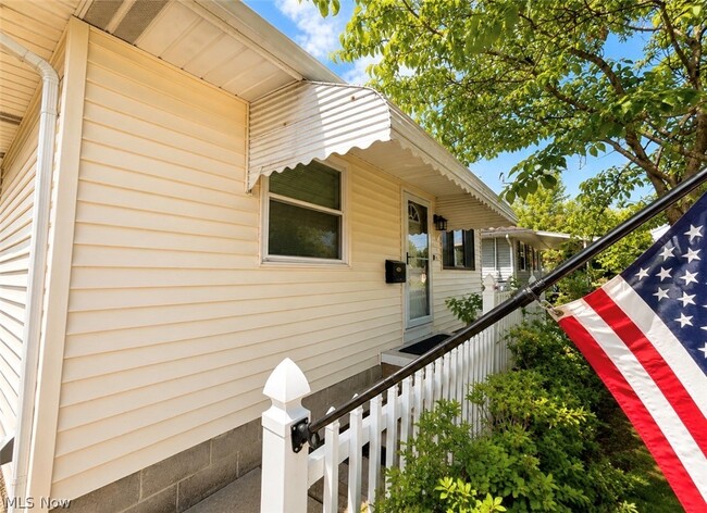 Photo - 2065 Hackberry St