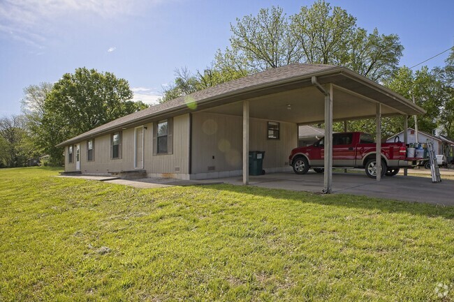 Building Photo - 532 N Forest Ave Unit A Rental