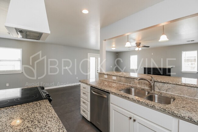 Photo - 1405 SW 20th St