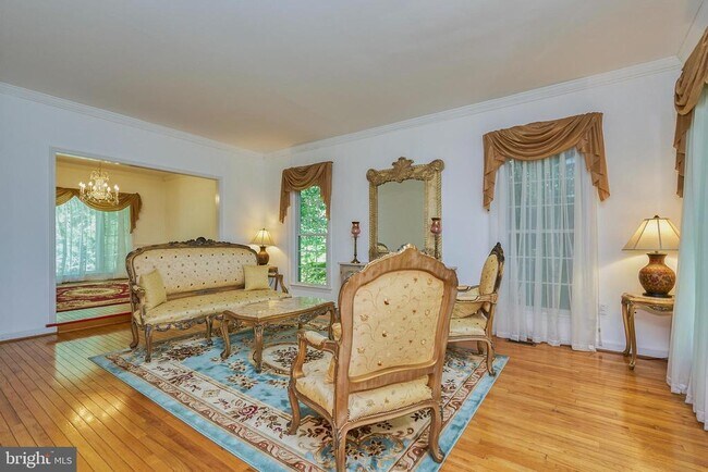 Photo - 2 Royal Dominion Ct