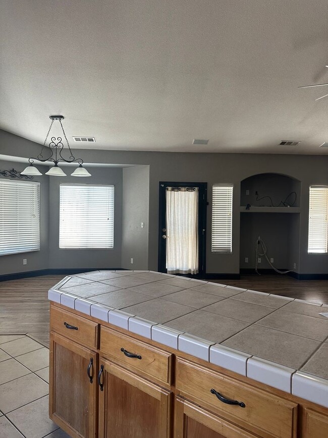 Photo - Cozy home in well established neighborhood, close to Annie R. Mitchell Elementary
