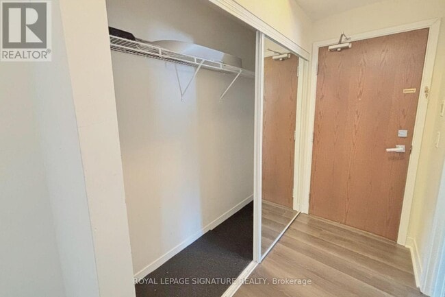 Photo - 360 Square One Dr Unité 2512