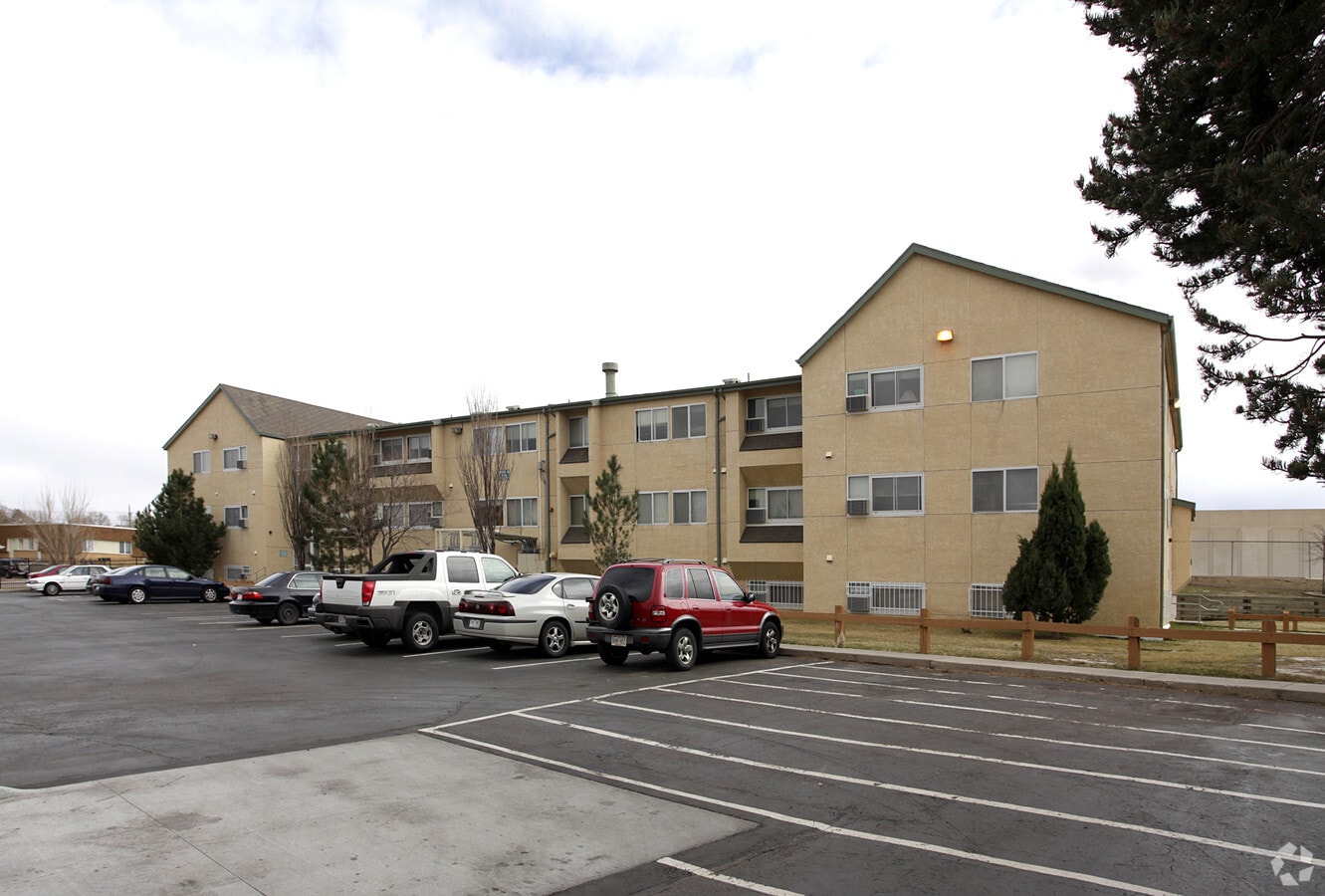 Hampton Village Apartments - Hampton Village Apartments