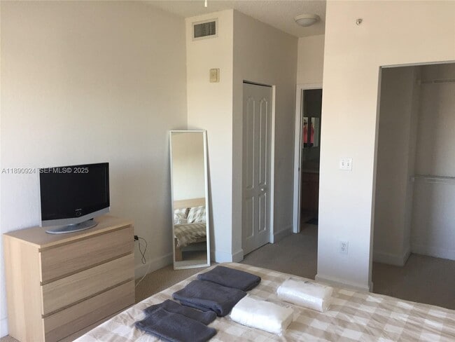 Photo - 6001 SW 70th St Unit 503