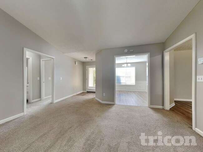 Photo - 714 Manor Ridge Dr