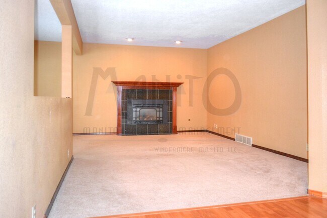 Photo - **COMING SOON** Spacious Wandermere Area Home