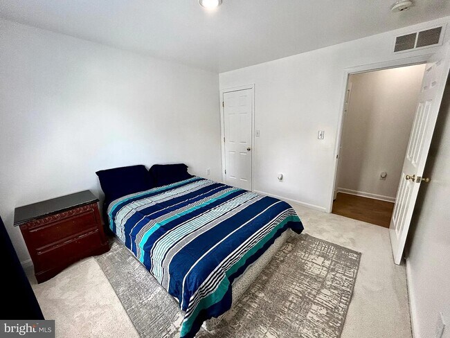 Photo - 358 Stonehedge Ln