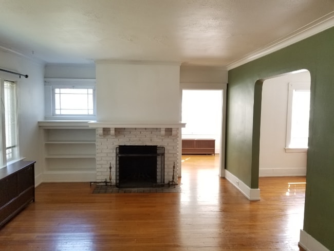 2134 Stillman Rd Unit 1