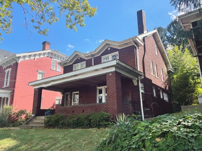 Building Photo - 1921 Morrell St Unit Apt 1