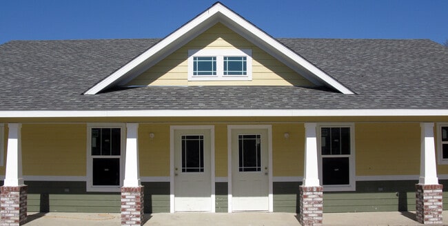 Alabama Place - 329-1386 - Monroe Housing Properties for Family Living Apartments