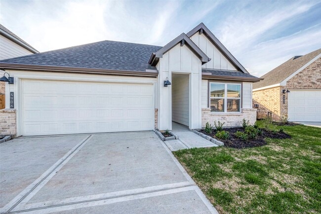 Photo - 4906 Edgewood Dr