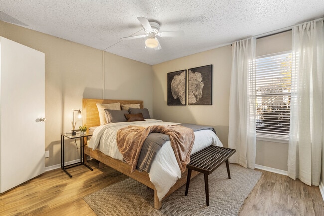 Photo - Woodland Trails