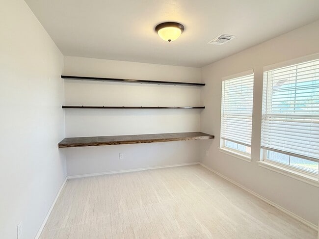 Photo - 18600 Luna Dr