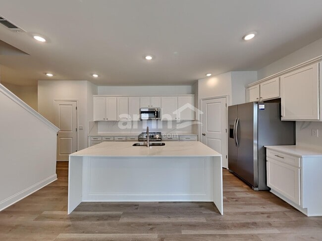 Photo - 30 Hickory Ct