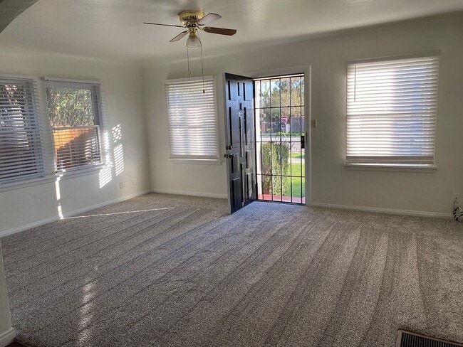 Photo - 400 Jefferson St