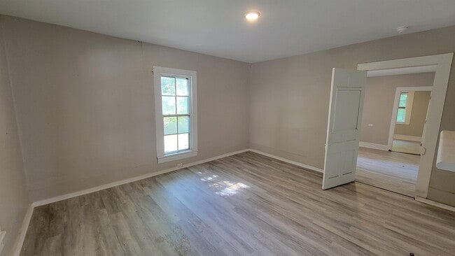 Photo - 668 Gilliam Ave