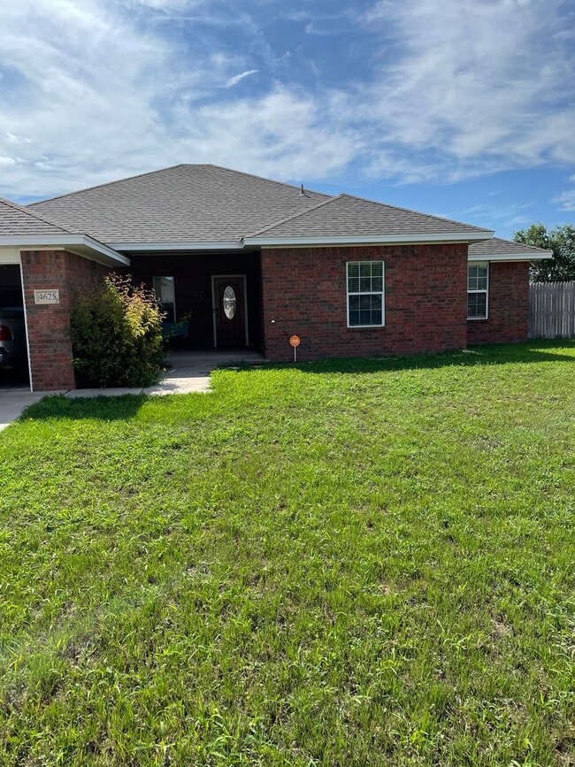 Spacious 4 Bed 2 Bath! Mesa School District! - Spacious 4 Bed 2 Bath! Mesa School District! Casa