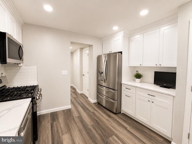 Photo - 383 Johnson Ave
