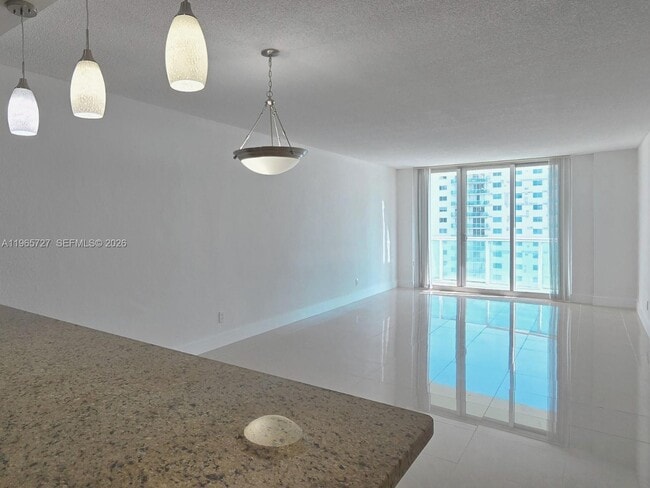 Photo - 19380 Collins Ave Unidad 1002