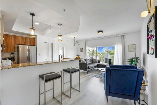 1931 NE 2nd St Unit 301