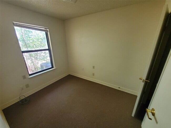 Photo - 400 NW 2nd St