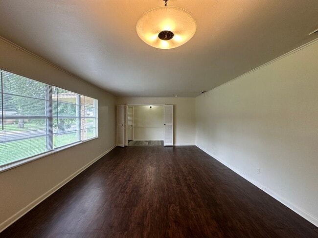 Photo - Beautiful 3 Bed 2 Bath in the Heart of Tyler!