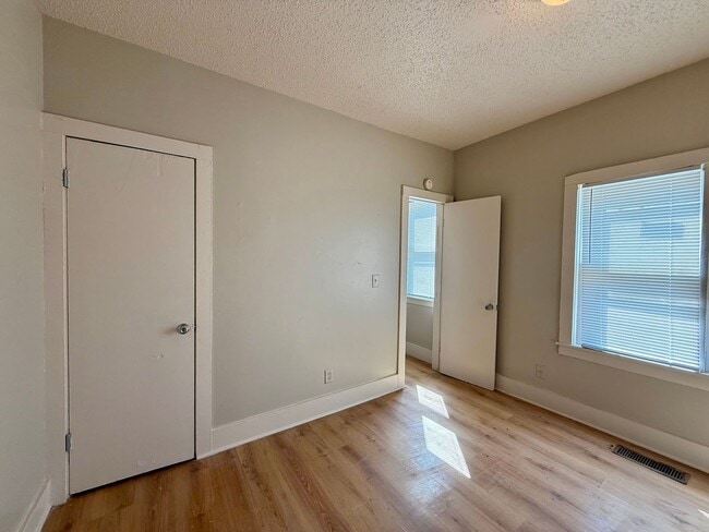 Photo - 1445 S Hydraulic Ave