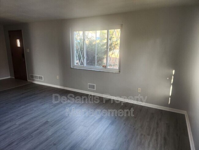 Photo - 142-146 Ritzland Unit 142