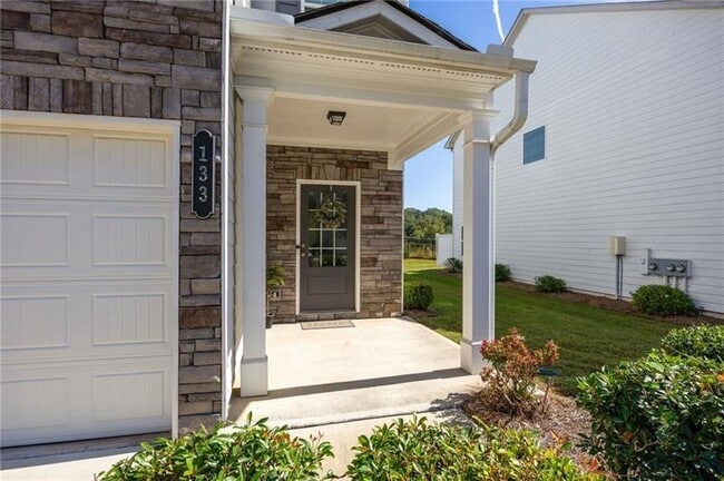 Photo - 133 Madison Bend