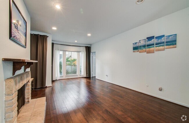 Building Photo - 2100 Tanglewilde St Unit 391 Rental