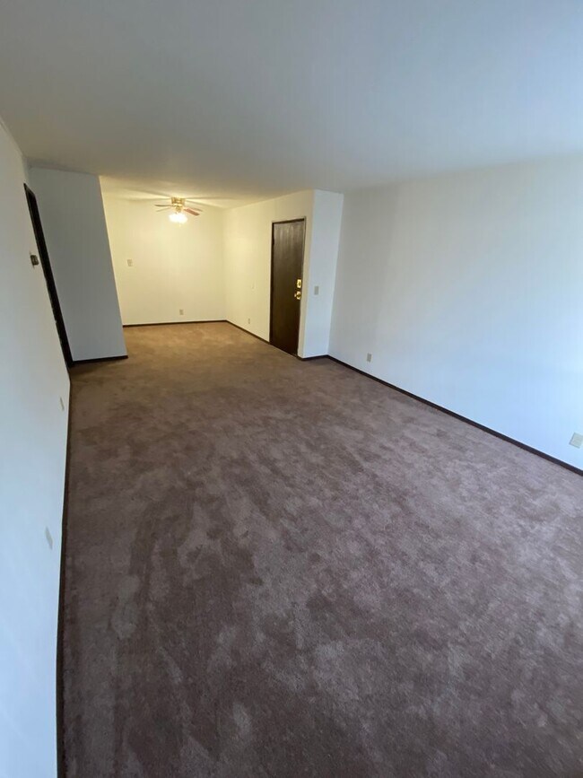 Village Apartments (St. Pt.)