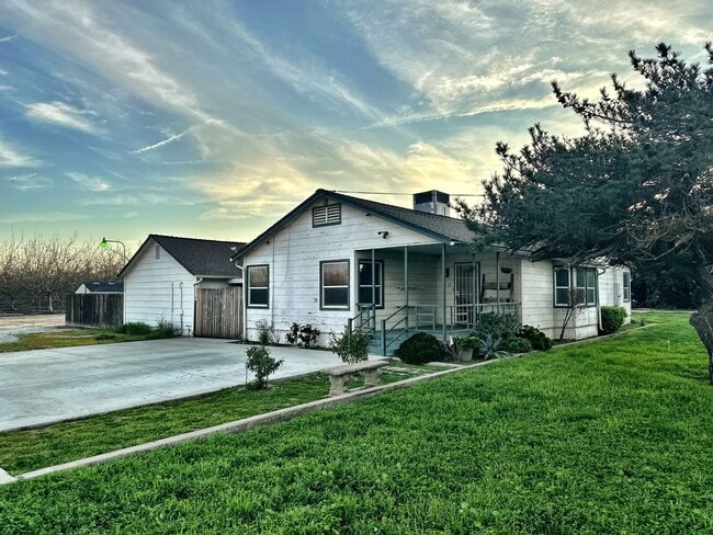 Photo - 14733 Jackson Ave