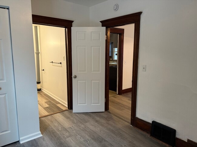 Photo - 3 Bed/1 Bath - Unit 132Ngor