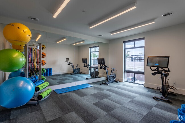 Fitness Center & Yoga Studio - Crossline