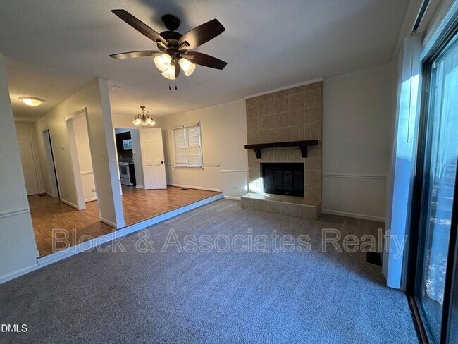 Photo - 728 Branniff Dr