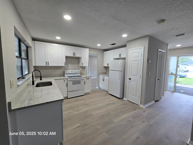 Photo - 427 SE Galleon Ln