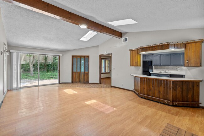 12 Country Ln
