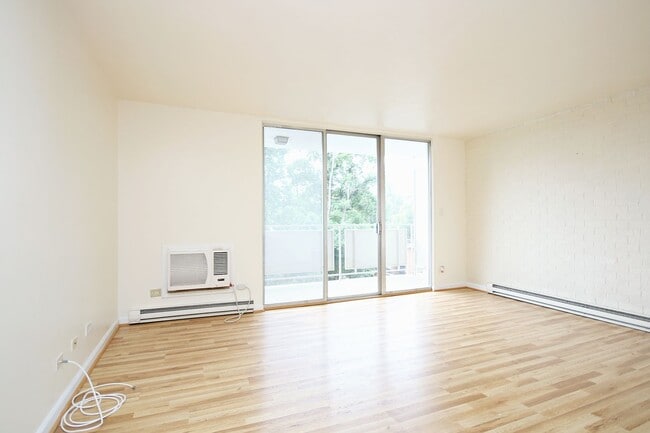 Photo - Student-Friendly Apartment Near Scott Stad... Unidad 501