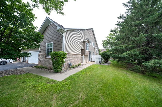 Building Photo - 17870 Cobblestone Way Rental