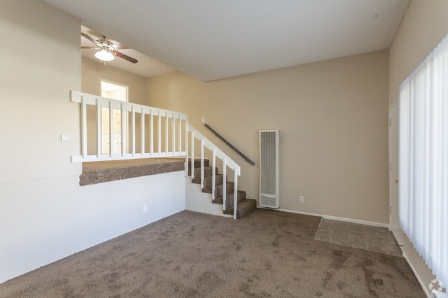 1 BR, 1 BA - 594 SF